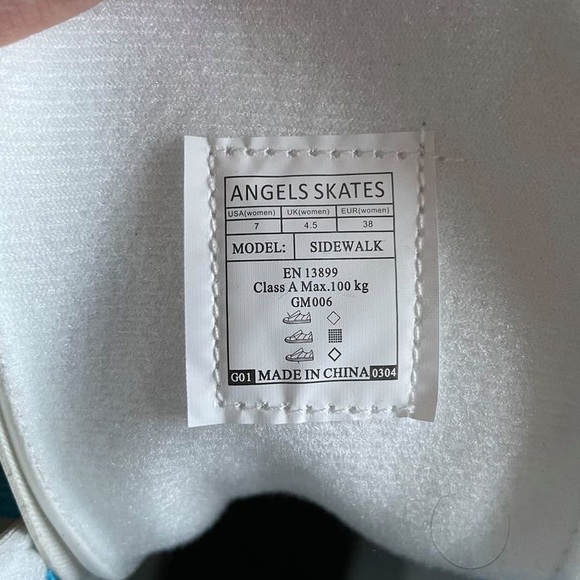 ANGEL SKATES - Picture 2 of 2